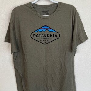 Patagonia Men's Green Logo Tee